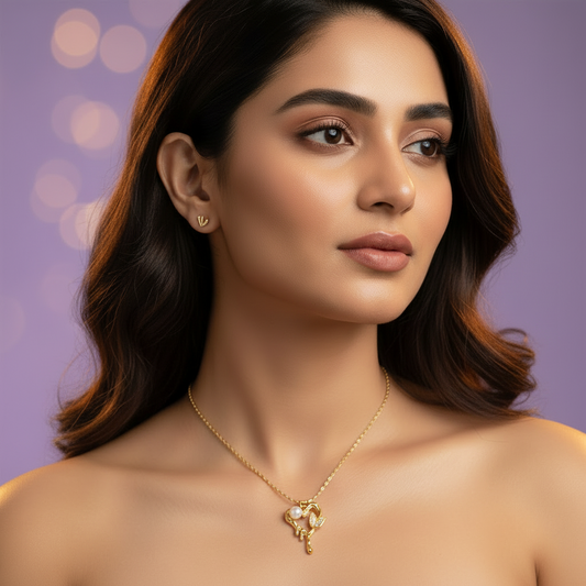 Pea Melting Heart Necklace