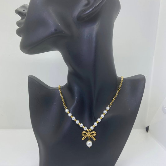 Rosa Pearl Bow Necklace