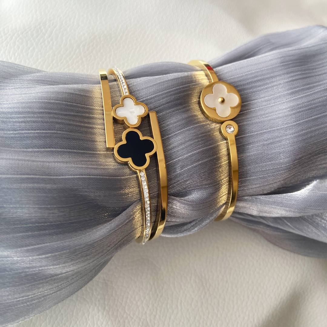 Lila Black n White Clover Bracelet