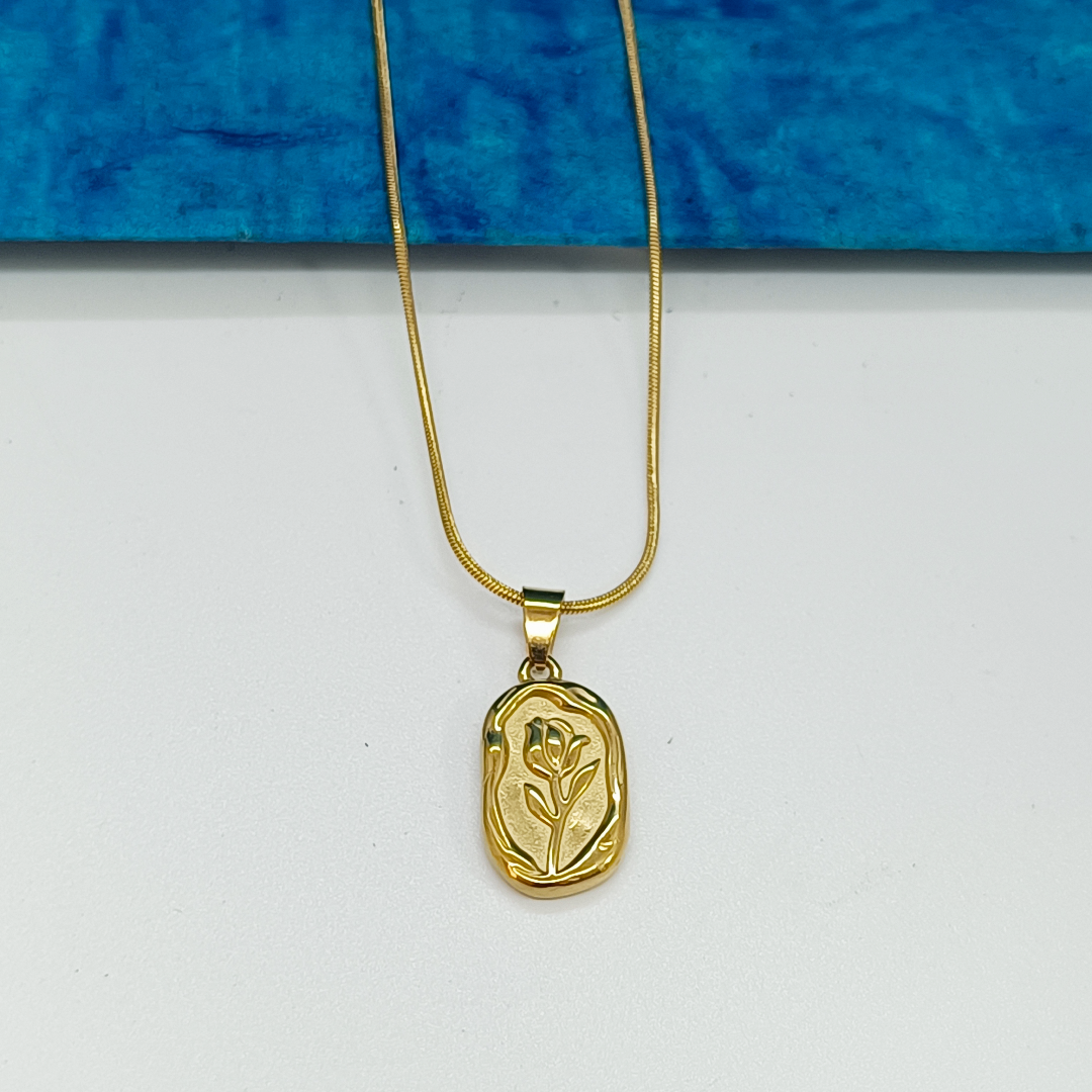 Dilora Rose Necklace