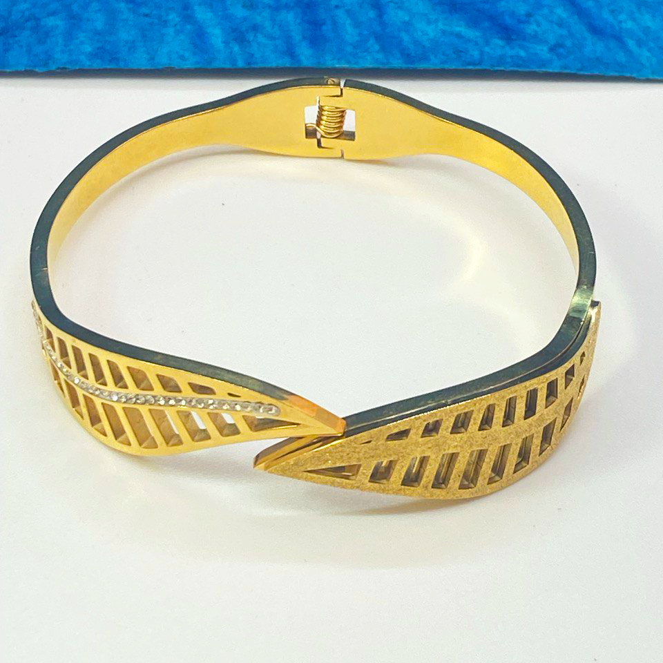Elyra Kada Bracelet