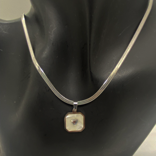 Grace Square Ivy Necklace