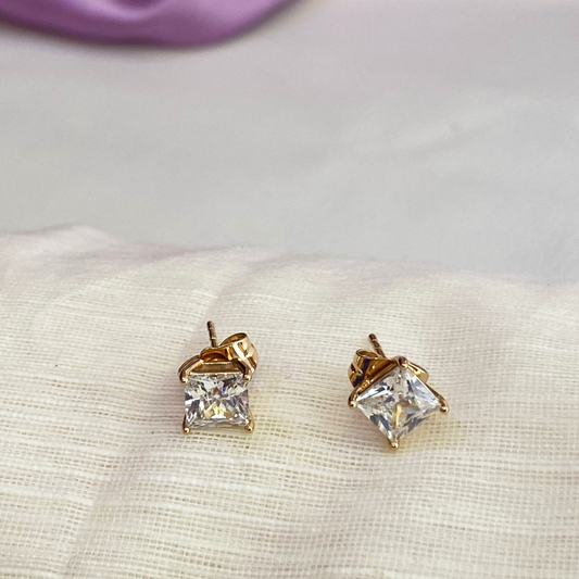 Looma Stud Earrings