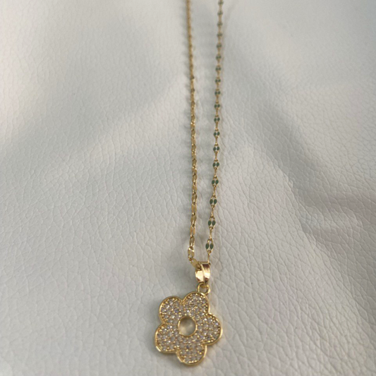 Lustre 5 Leaf Clover Necklace