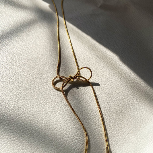Rosa Bow Chain Elegance