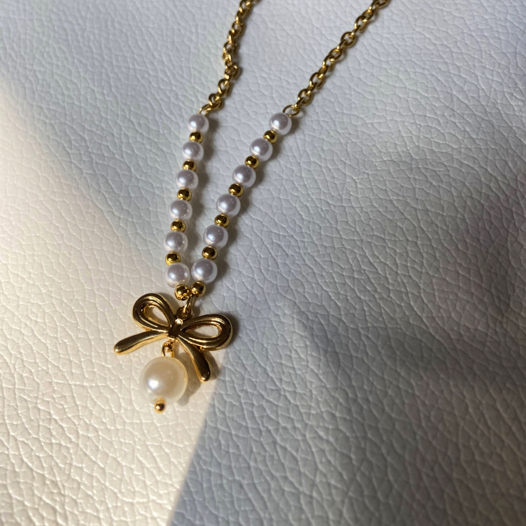 Rosa Pearl Bow Necklace