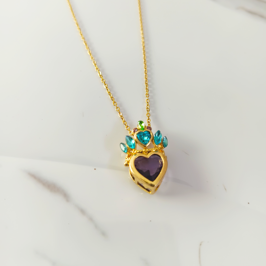 Fondra Queen Heart Necklace