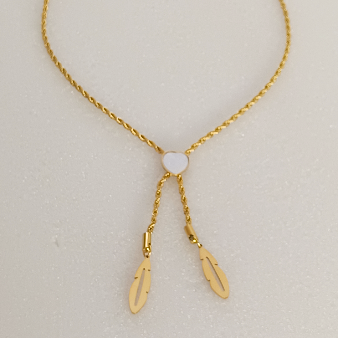 Cheria Modern MOP Heart Necklace